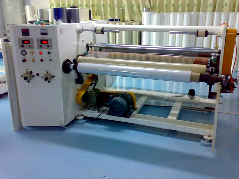 1880復卷機打孔距離可調嗎？